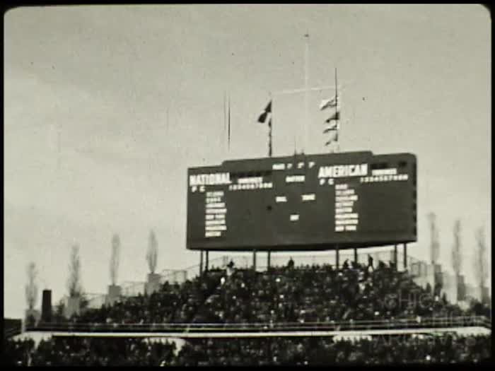 1938 (circa): Chicago Cubs Game