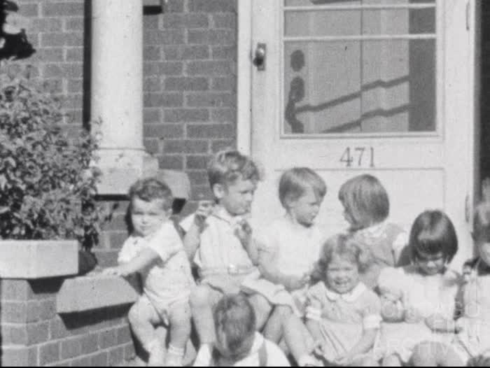 1948 August: Children playing in hose -  Aunt Lura + Uncle George - Jesse + Aloha - Venema Dinsmores McHughs Darovec